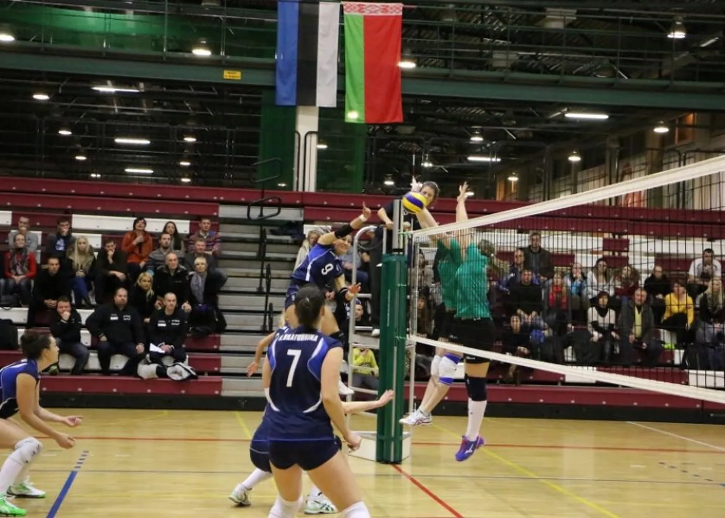 Момент матча женских сборных Эстония - Белоруссия.