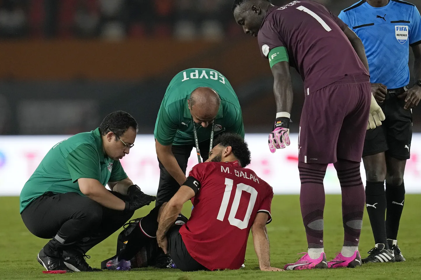 Egiptuse koondise liider Mohamed Salah pidi mängu Ghanaga enneaegu pooleli jätma, tema turniir on lõppenud.