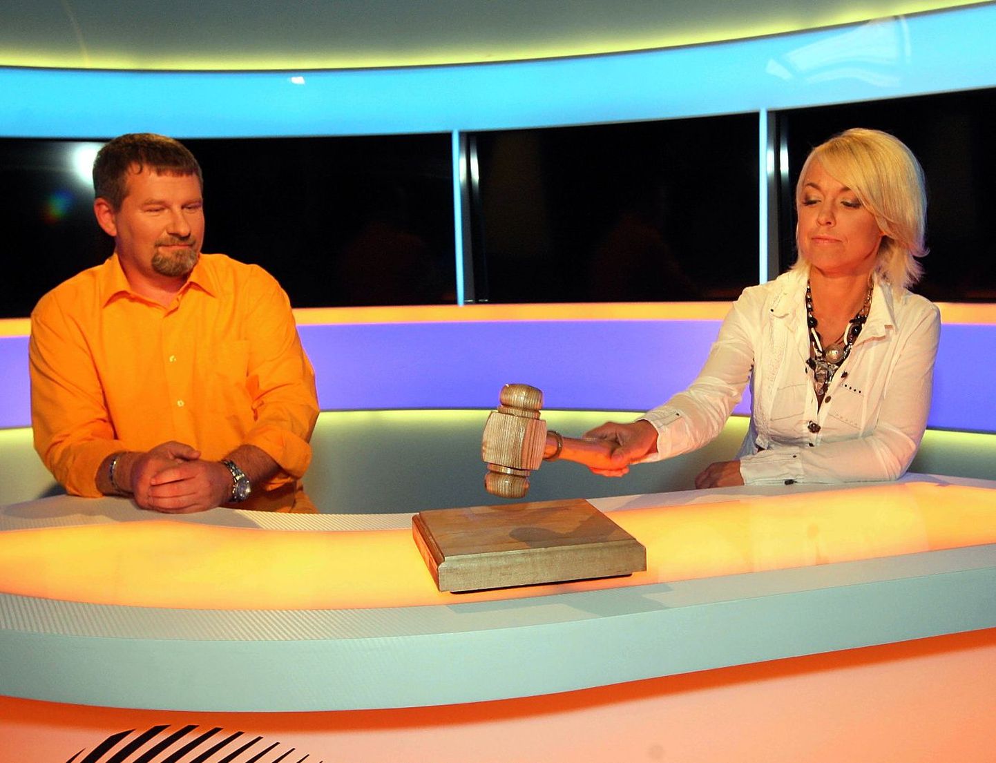 TV3 majas esitleti sügisprogrammi uut saadet «Omakohus», mida juhivad Kirsti Timmer ja Alari Kivisaar.