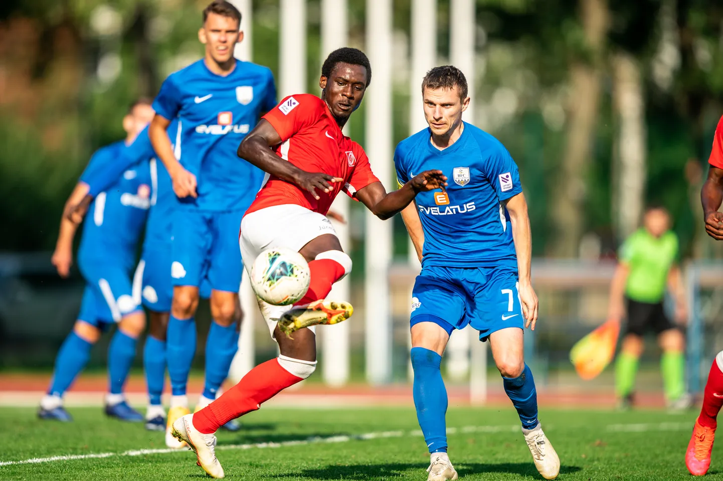 Jūrmalas "Spartaka" un "Daugavpils" futbolisti.