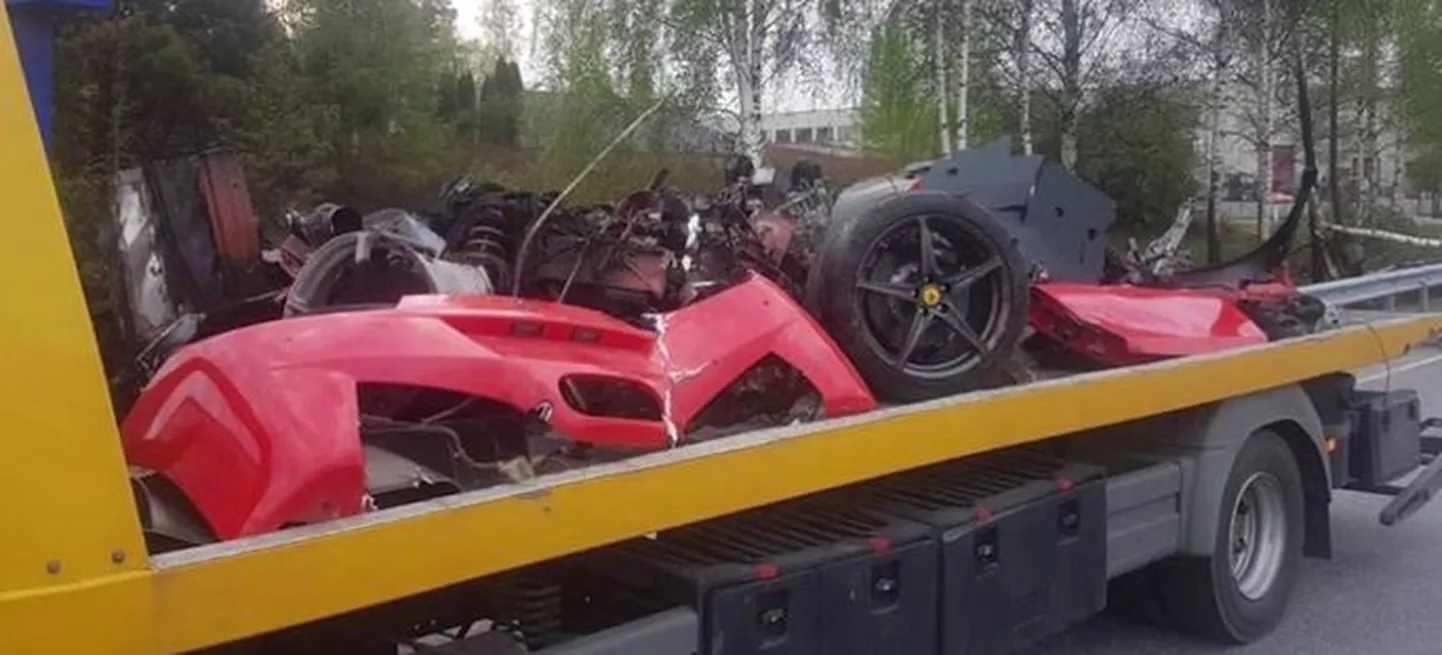 Авария Ferrari в Саласпилсском крае 13 мая 2021 года