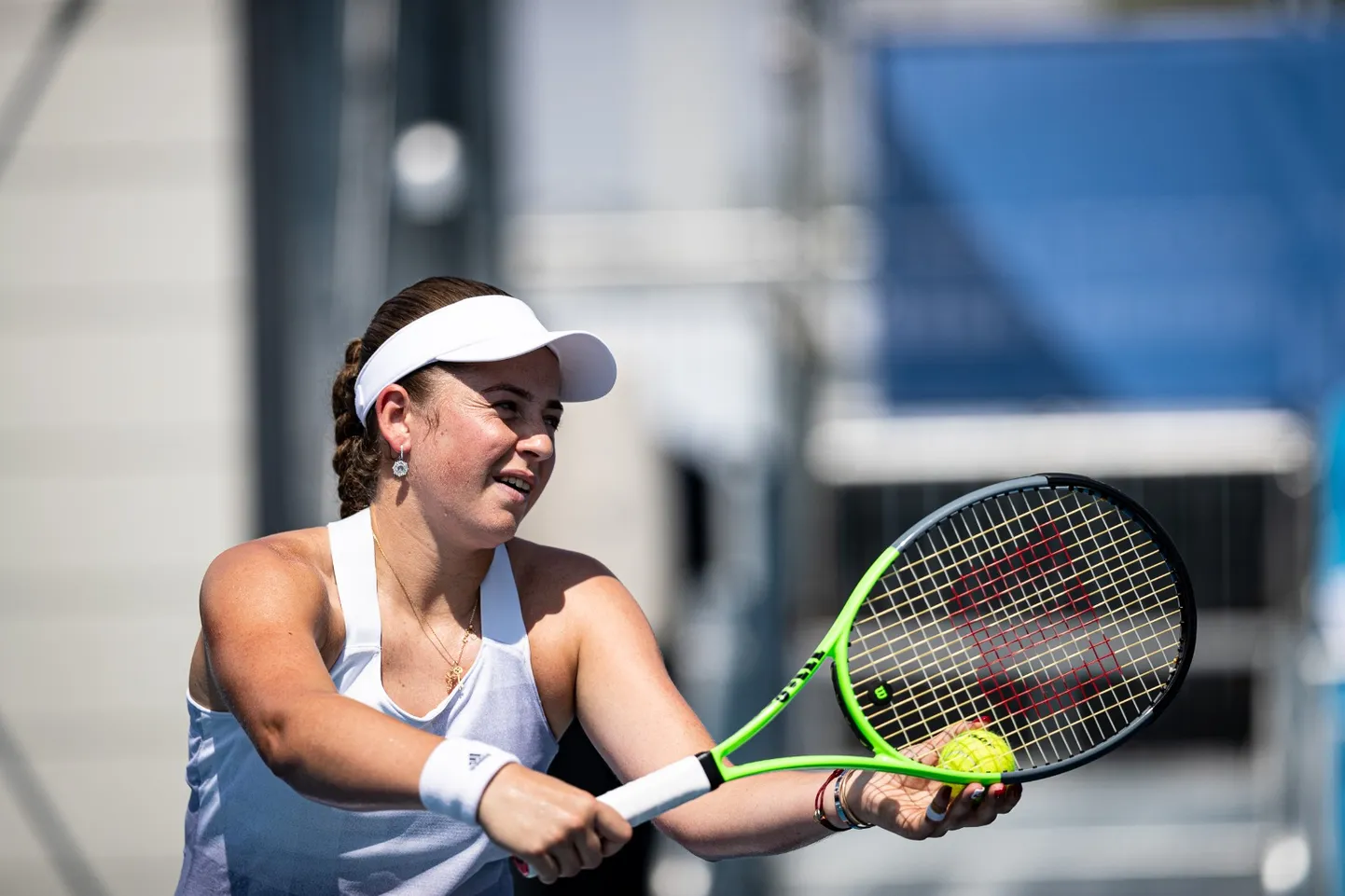 Aļona Ostapenko.
