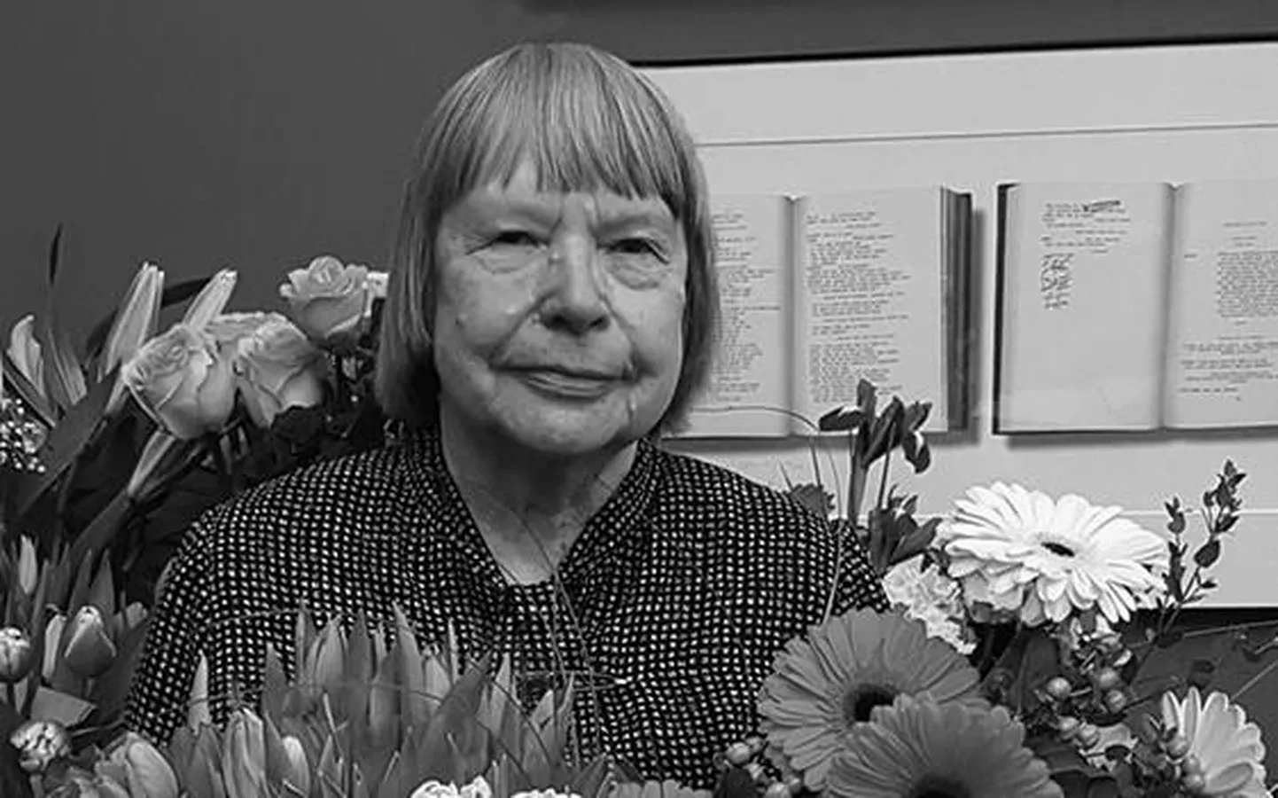Hinnatud nahakunstnik Naima Suude suri 9. aprillil 92-aastaselt.