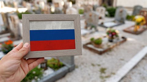 Media Identifies Over 220,000 Russian Soldiers Killed in Ukraine