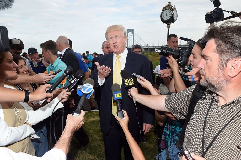Donald Trump New Yorgi Ferry Pointi golfiväljakul ajakirjanike haardes