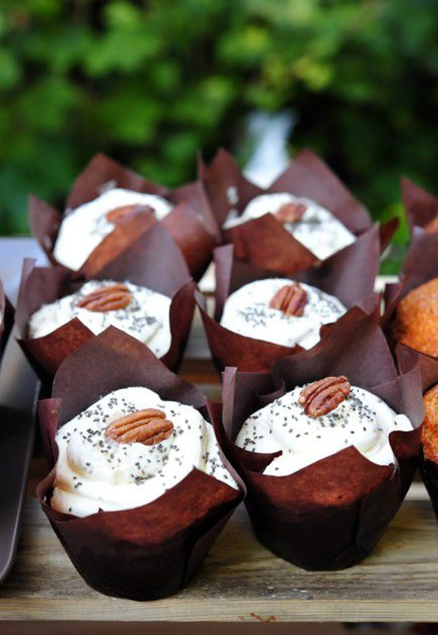 Porgandi-ananassi muffinid pekaani pähklite, Chia seemnete ja toorjuustukreemiga