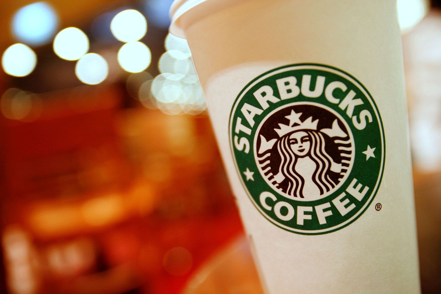 Väidetavalt petab Starbucks oma kliente pannes topsi liiga palju jääd.