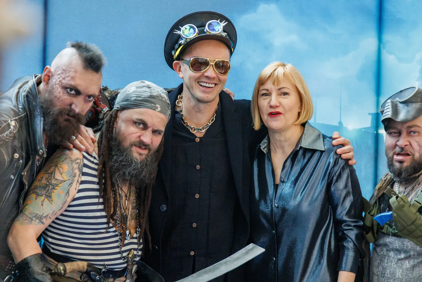 Riina Sildos koguperefilmi «Erik Kivisüda» esilinastusel.