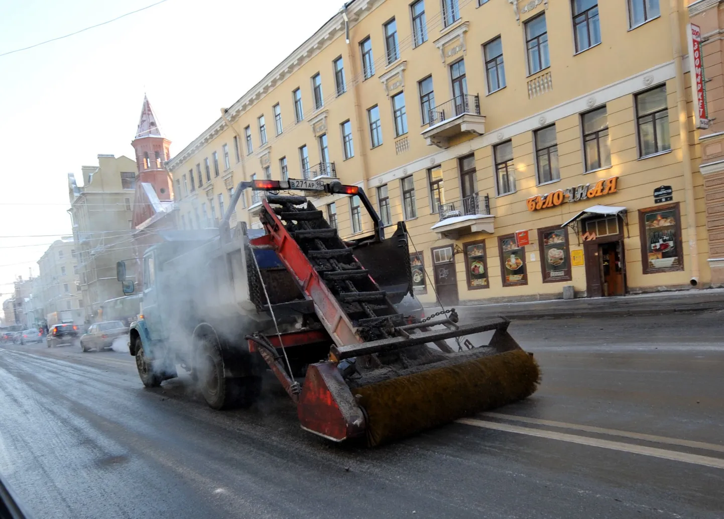 Teetööd Peterburis Jaani kiriku avamise eel.