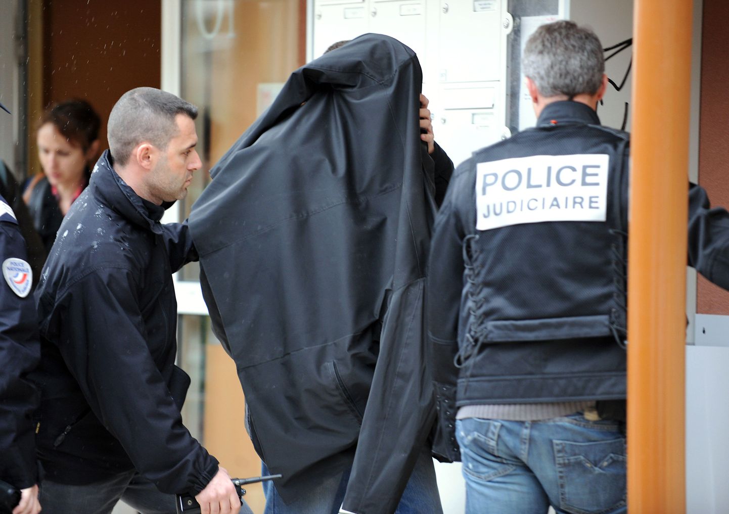 Politsei vabastas mehe, keda kahtlustati Nicolas Sarkozyle tapmisähvarduste tegemises.