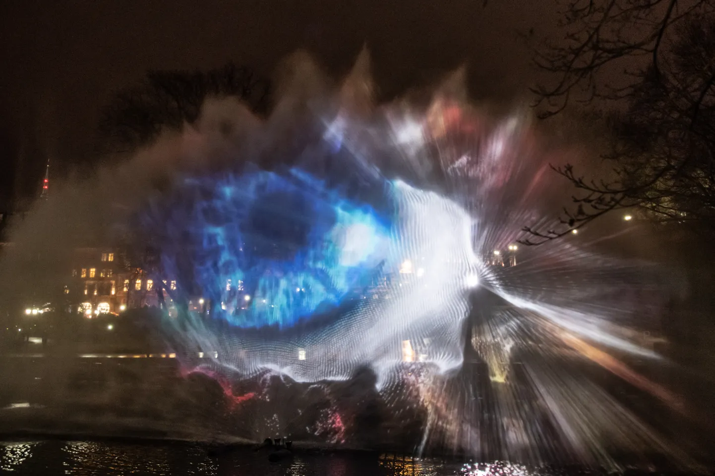 Foto: Sācies ikgadējais gaismas festivāls "Staro Rīga"