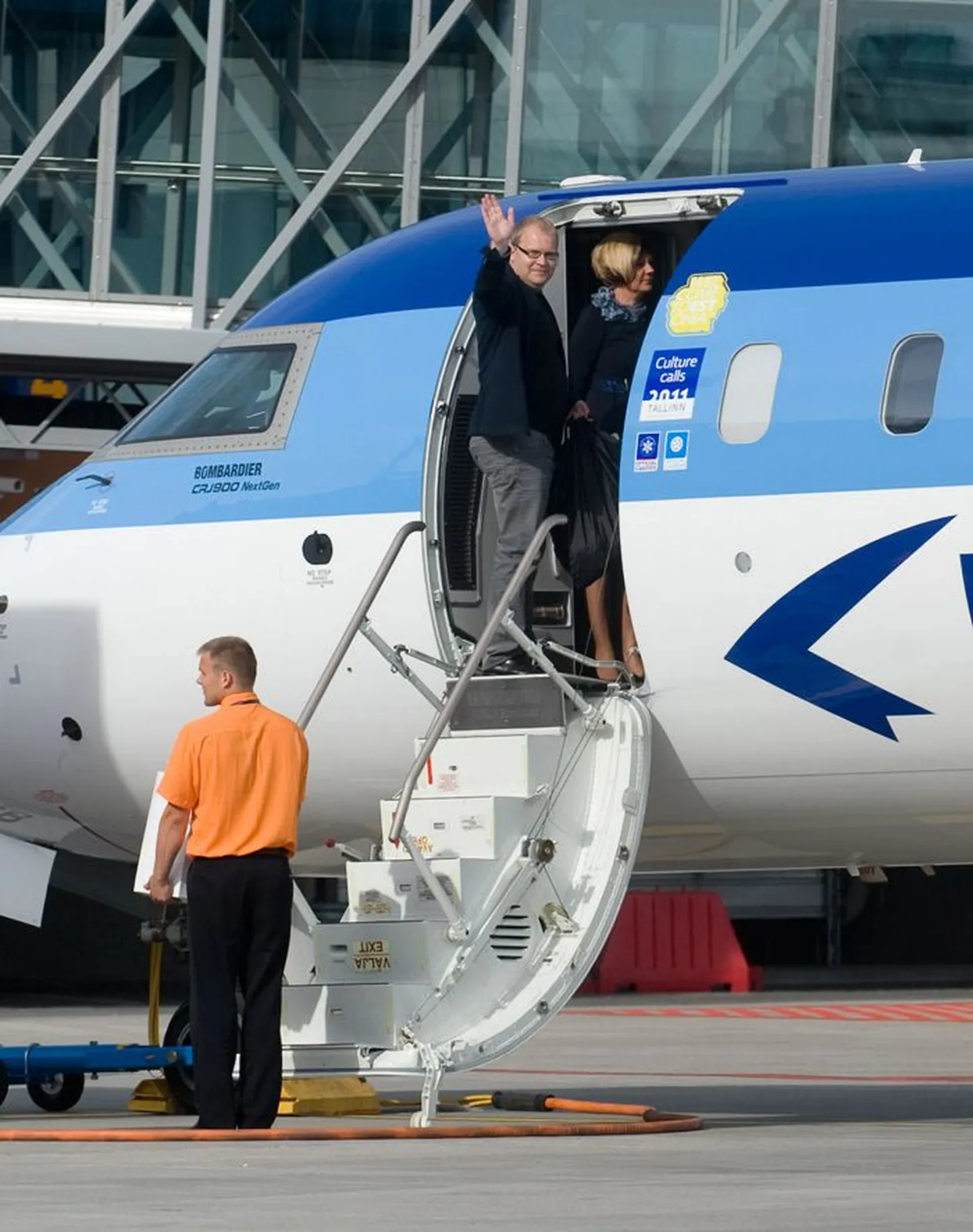 Välisminister Urmas Paet võis võidukalt viibata: mitu kuud kinnitas ta, et röövitud eestlasi püütakse vabastada, ning lõpuks võiski ta Liibanoni eestlasi koju tooma lennata.