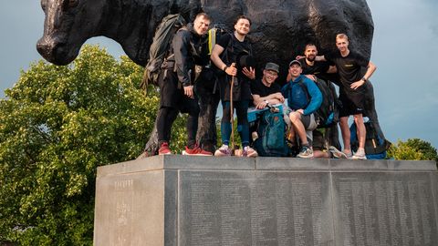 Tarbatu mehed läksid jala tantsupeole