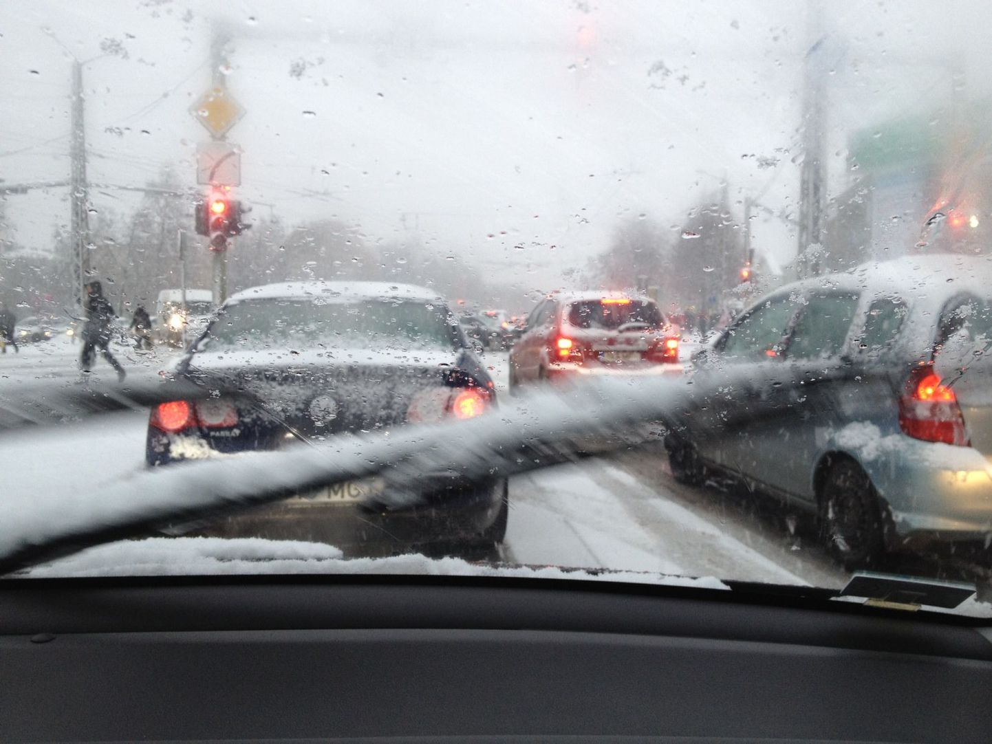 Lumesadu võib liiklusolud keeruliseks muuta.