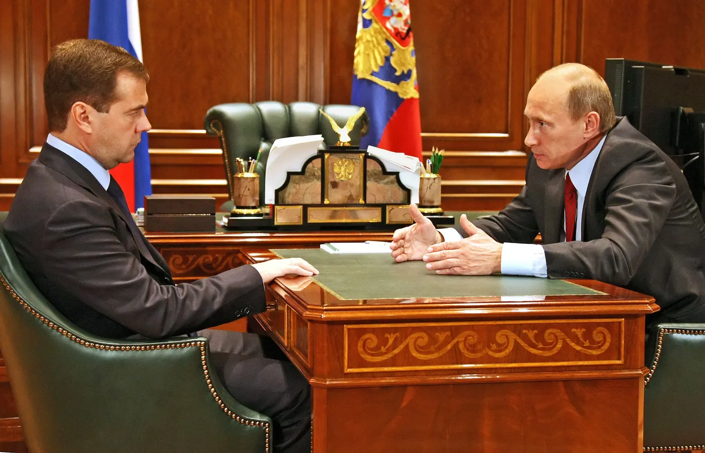President Dmitri Medvedev ja peaminister Vladimir Putin Gorki residentsis 10. augustil.