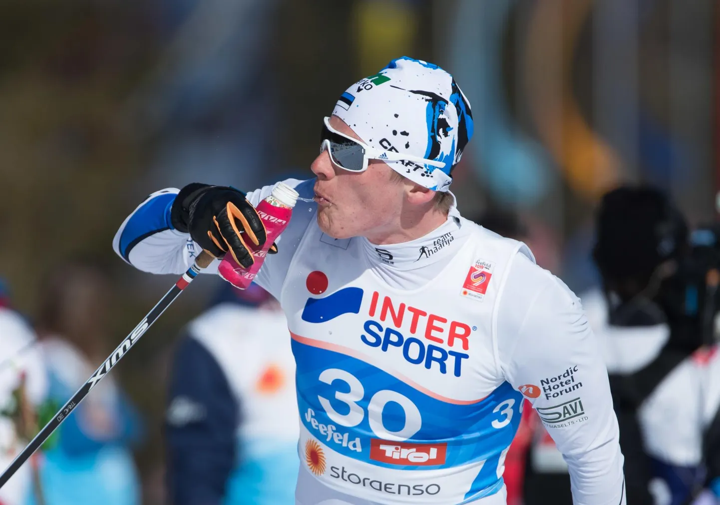 Karel Tammjärv sai Seefeldi MMi suusavahetusega sõidus 27. koha. Eile õhtul viibis ta veredopingu kahtluse tõttu kinnipidamisasutuses.