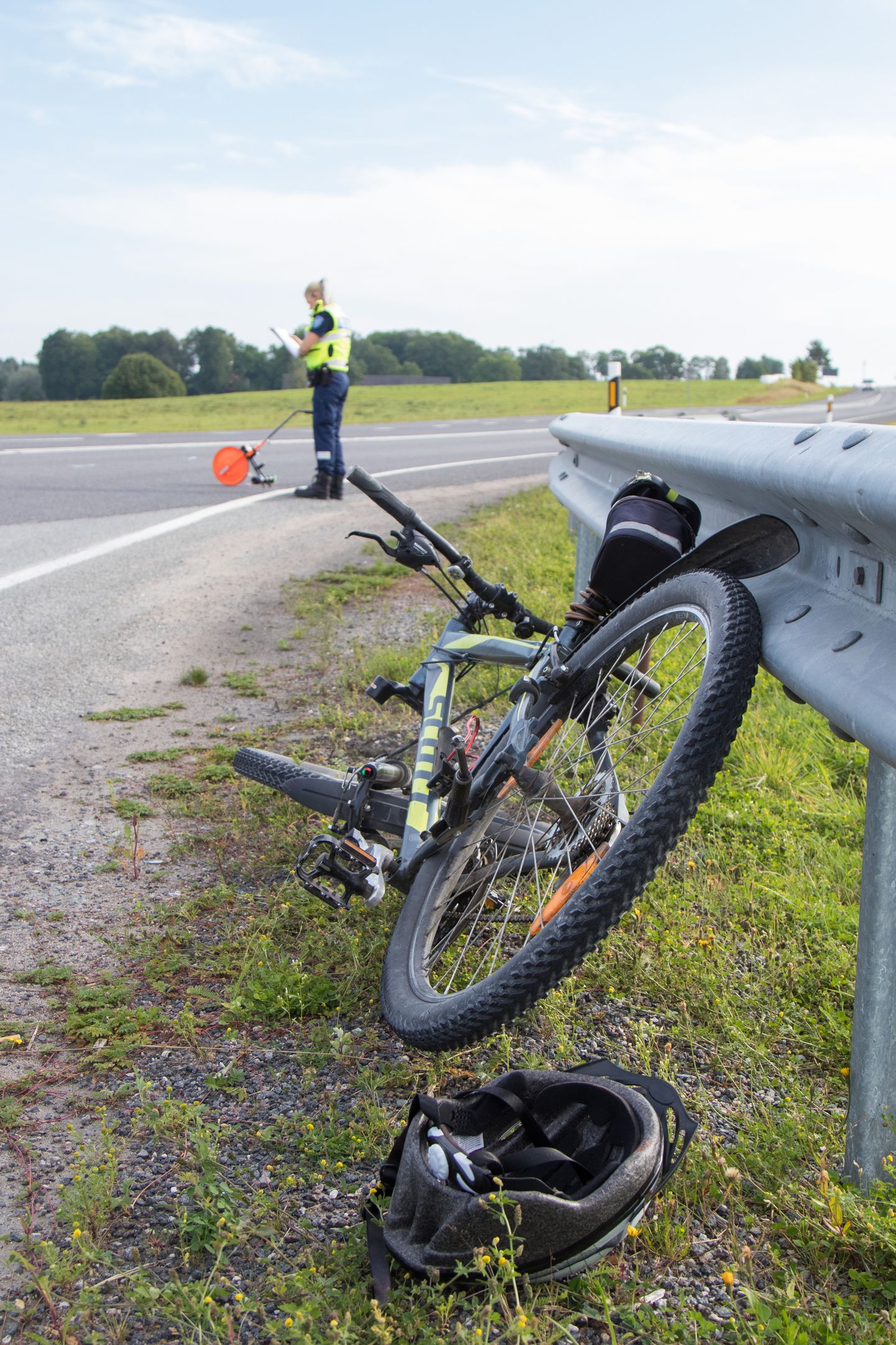 Illustratiivne pilt õnnetusse sattunud jalgrattast.