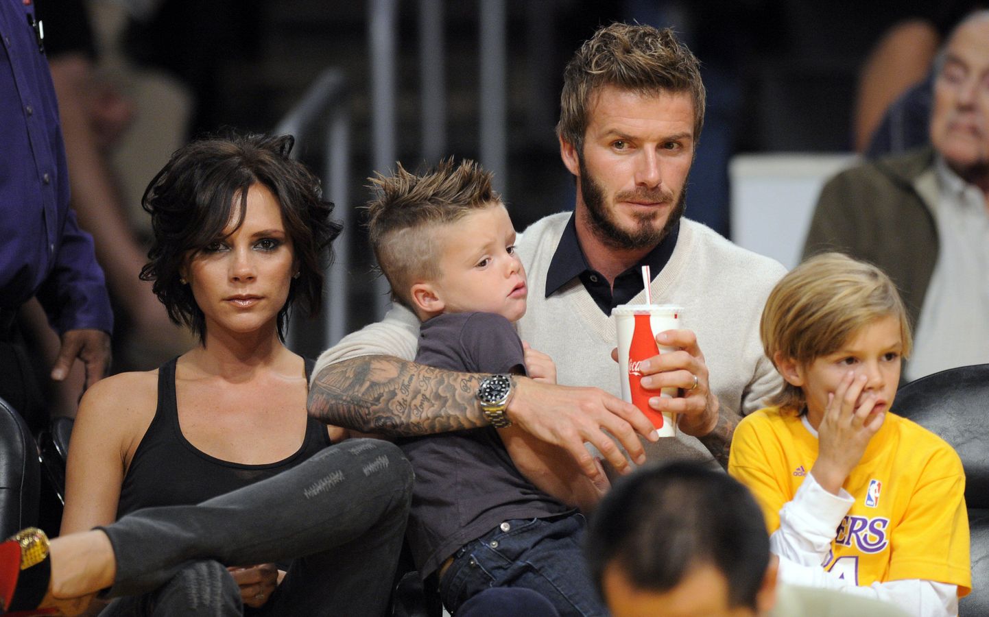 Victoria ja David Beckham ning pojad Cruz ja Romeo