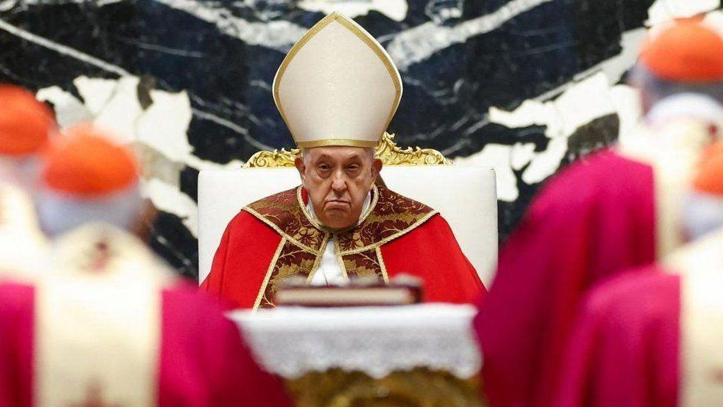 Папа Франциск говорил о том, что Ватикан может несколько смягчить отношение к ЛГБТ-сообществу