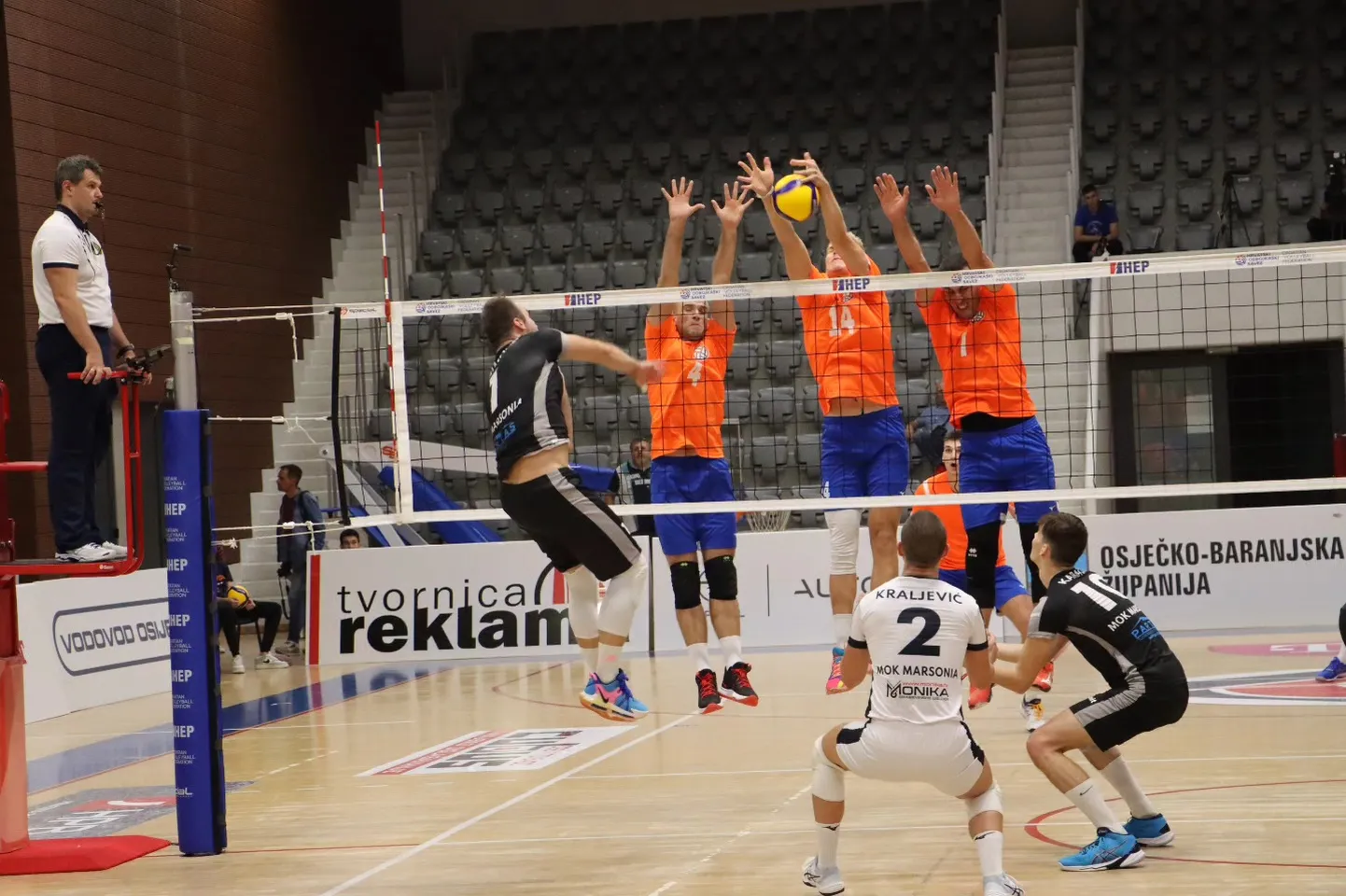Sten Perillus (nr 14) blokeeris kohtumises suisa seitse vastaste rünnakut.
