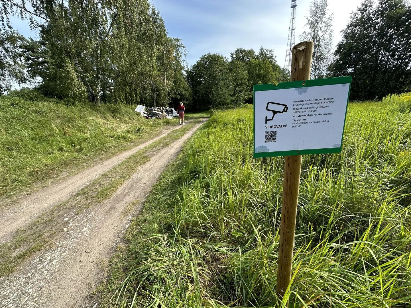 Kaamerast teavitavad inimesi sildid.