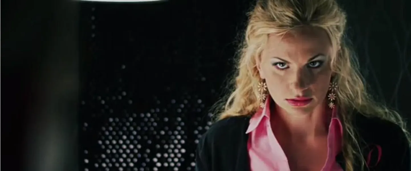 Elina Pähklimägi filmis «Transgression»
