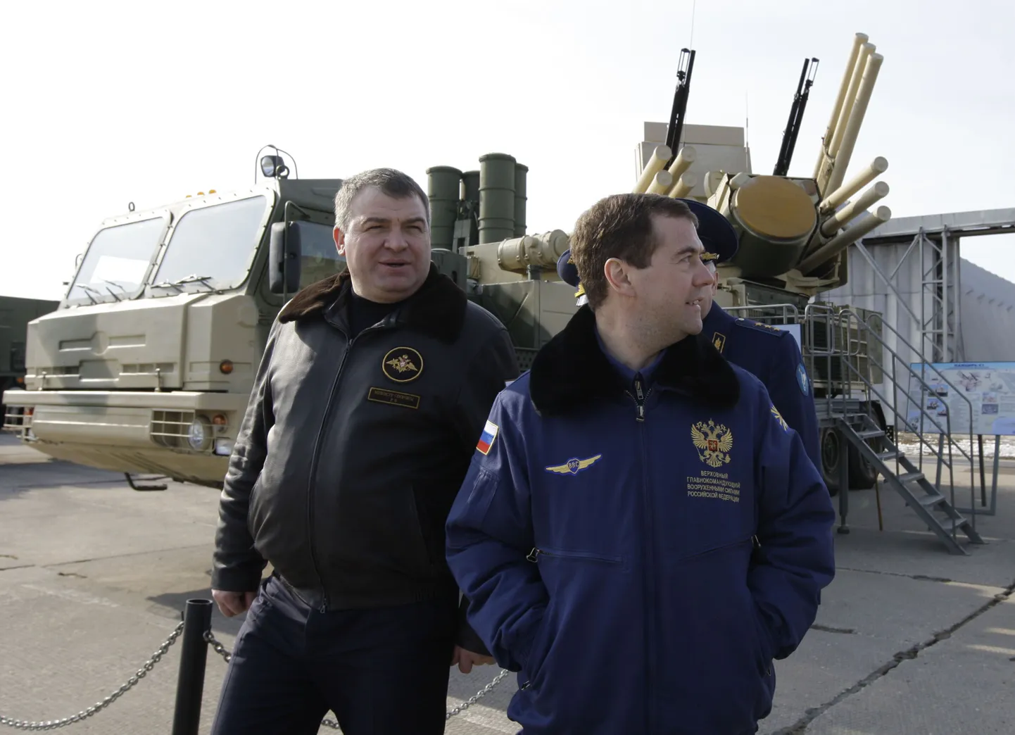 Медведев на авиабазе "Кубинка" под Москвой.