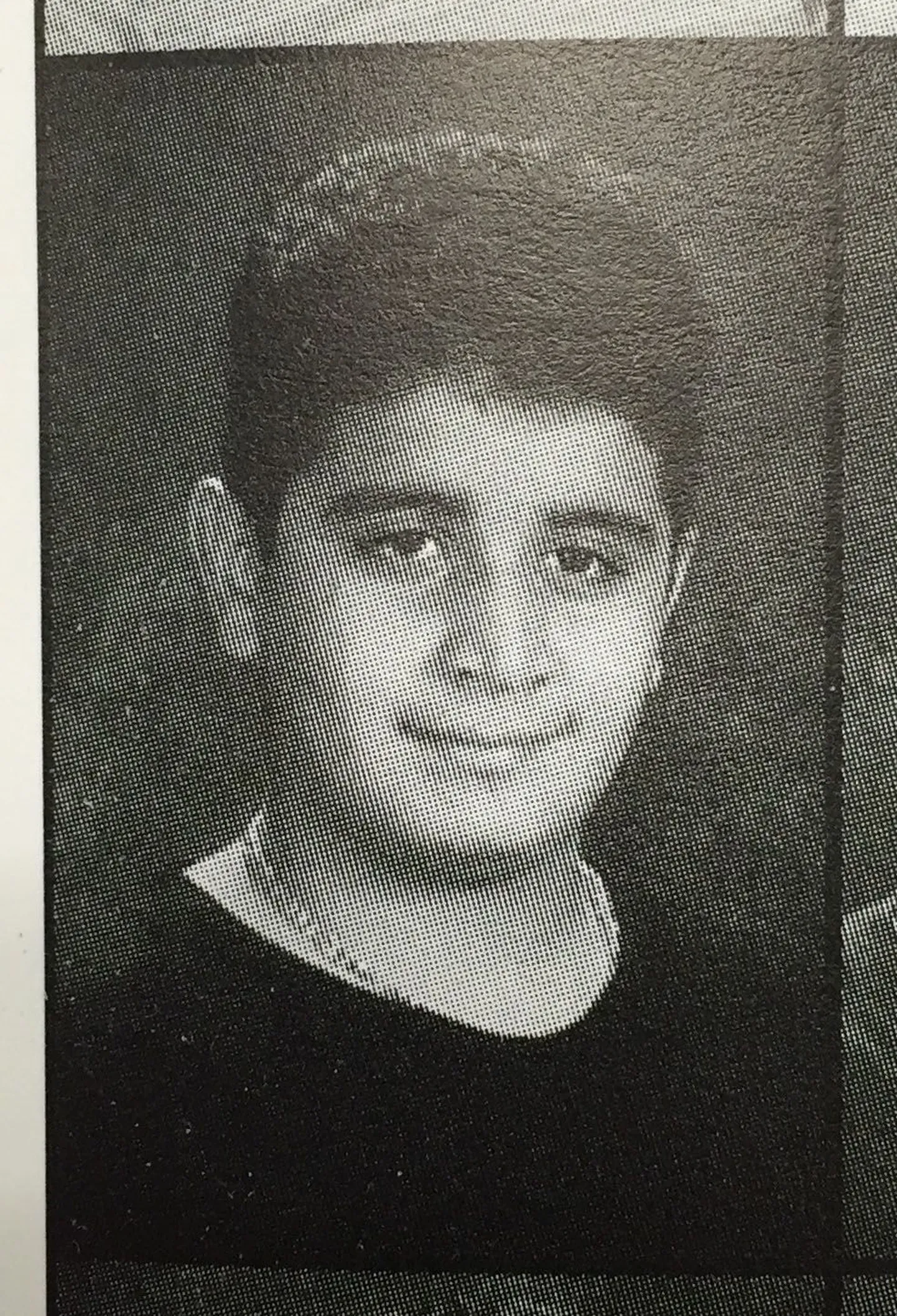 Foto tehtud noorest Omar Mateenist 2001. aastal