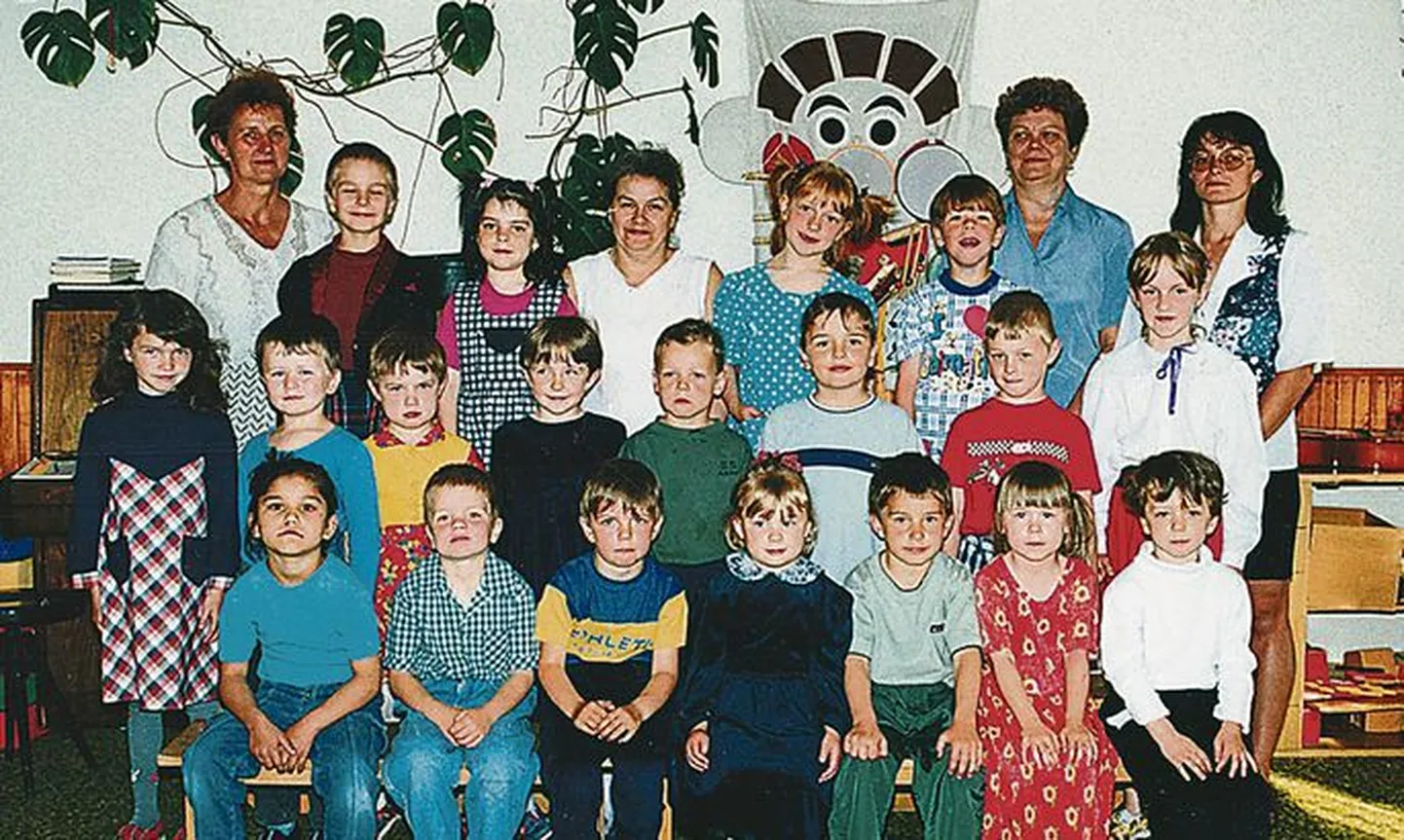 У человека требуют вернуть долг за школьные фотографии, которые он якобы заказал и не оплатил 18 лет назад. Фото иллюстративное.