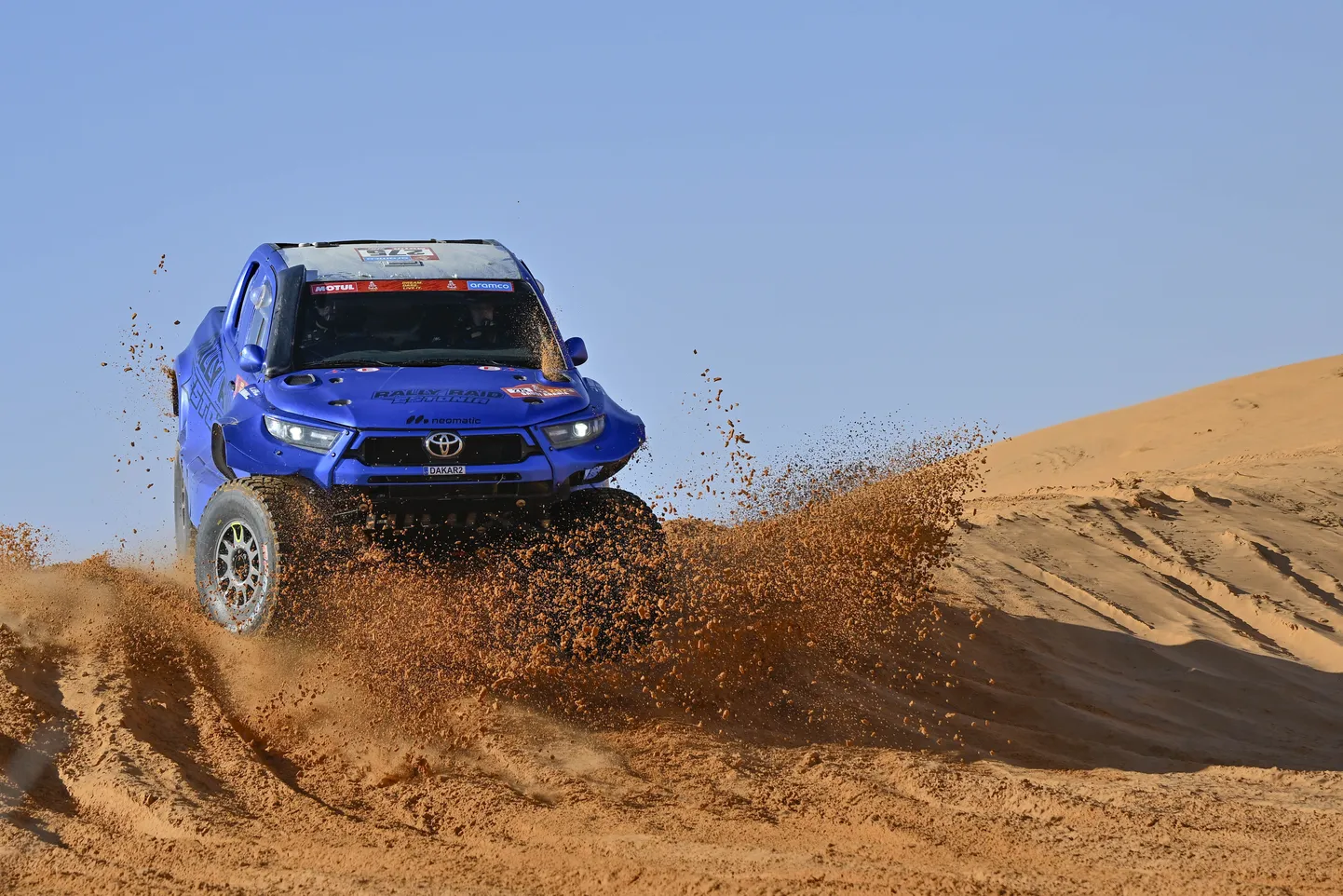 Экипаж Урво Мяннама и Ристо Лепик (Toyota Hilux), ралли Дакар.