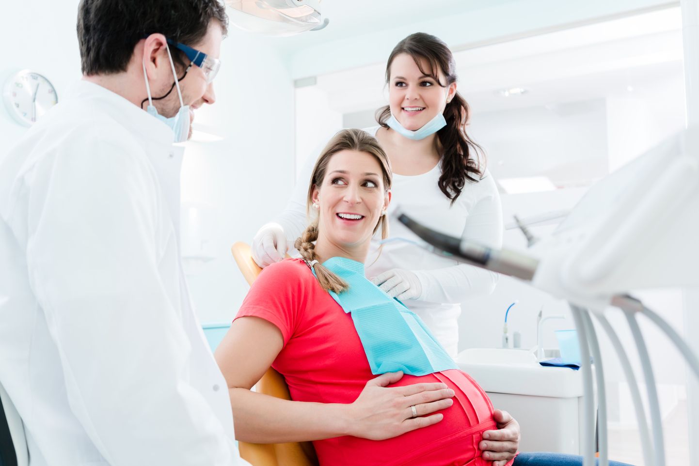 Raseduse ajal tuleb hammate eest eriti hästi hoolt kanda. Pilt on illustratiivne.