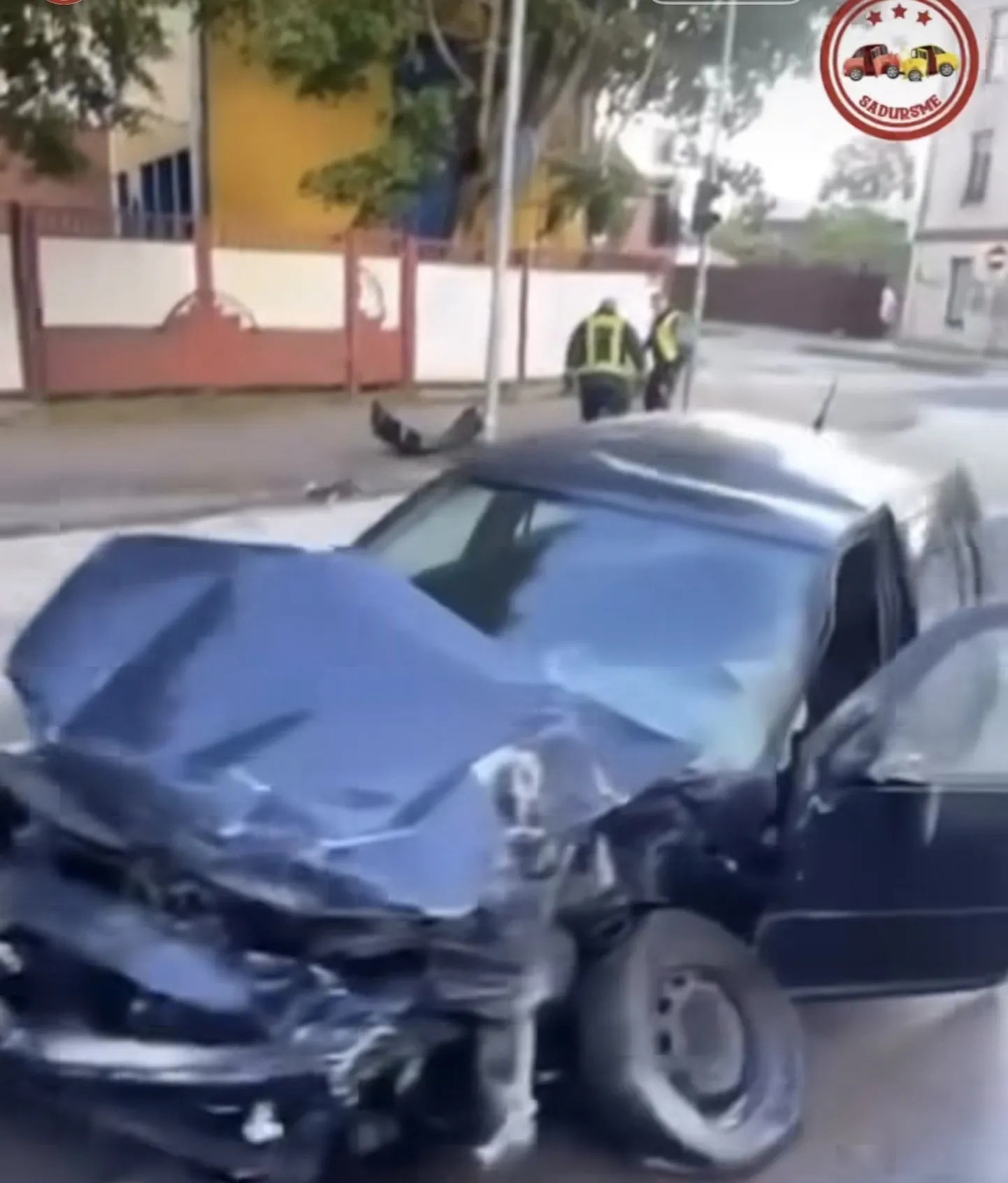 Liepājā notikusi sadursme starp VUGD autokāpnēm un vieglo automašīnu
