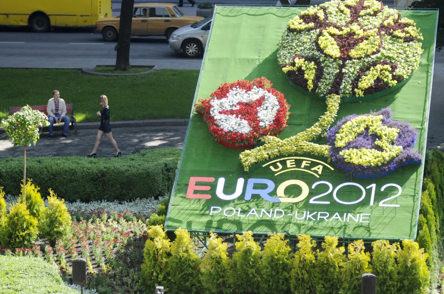 ЧЕ-2012 совместно организуют Польша и Украина.