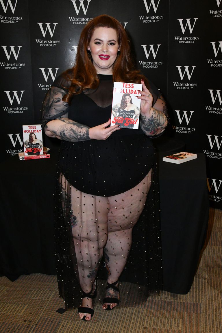 Tess Holliday, LA based plus size model, make-up artist and blogger signs copies of her debut book, "The Not So Subtle Art of Being a Fat Girl: Loving the Skin You're In" at Waterstones Piccadilly, London on September 11, 2017.CAP/JOR©JOR/Capital Pictures Тесс Холлидей