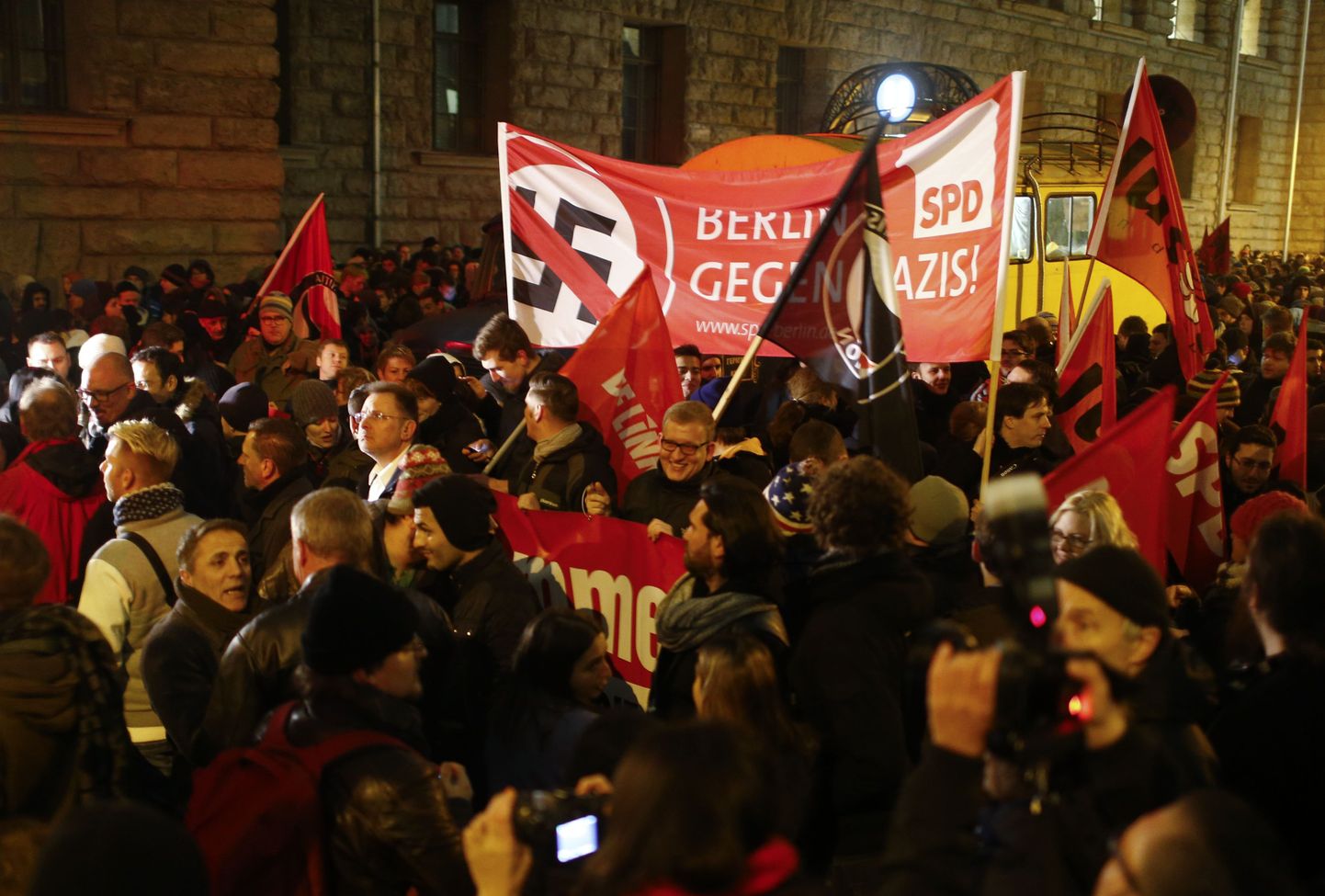 Berliini PEGIDA aktsiooni vastu kogunesid meelt avaldama ka sotsiaaldemokraatliku erakonna liikmed.