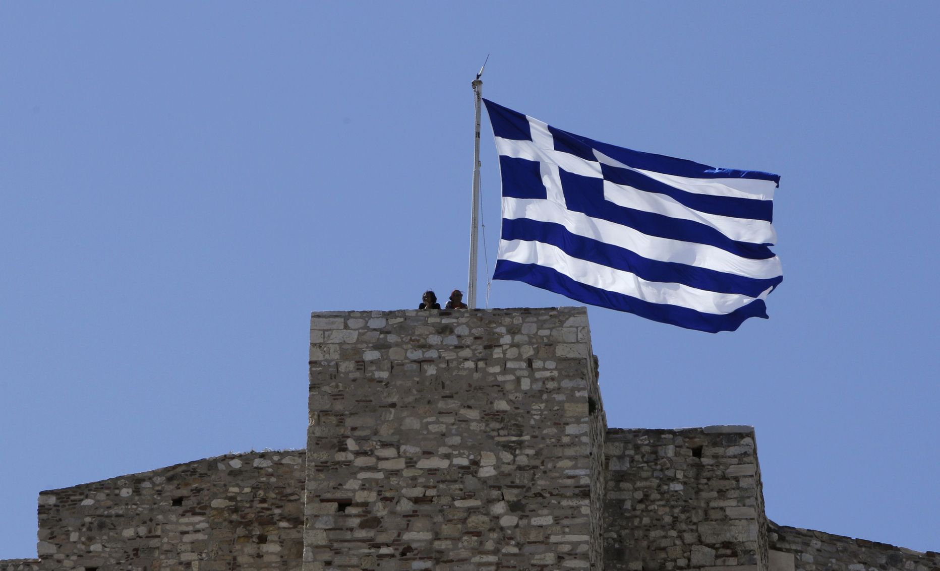 Kreeka hakkab pakkuma elamisluba väljastpoolt Euroopa Liitu tulevatele investoritele, kes ostavad või rendivad riigis kinnisvara vähemalt 250 000 euro väärtuses.