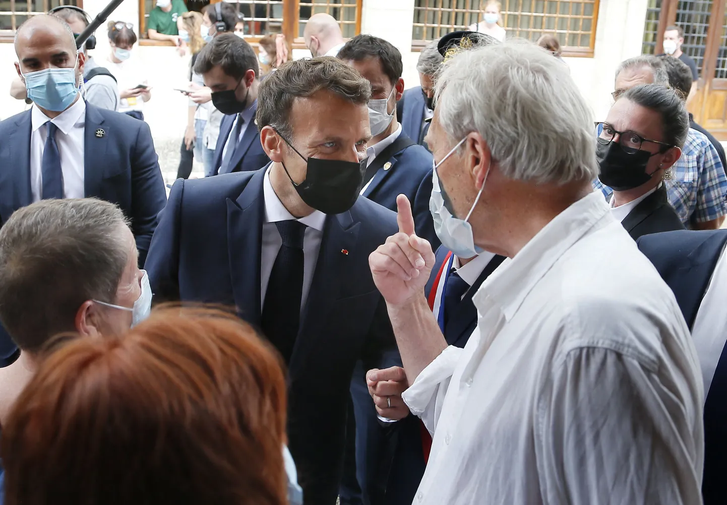 Prantsusmaa president Emmanuel Macron kohtus 3. juunil Marteli elanikega.