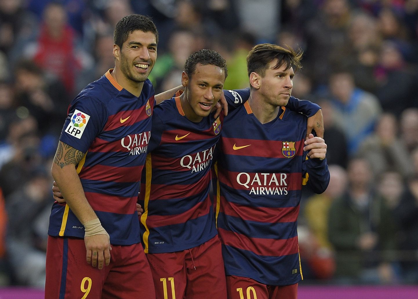 Lionel Messi koos Neymari ja Luiz Suareziga Barcelona särgis mängides