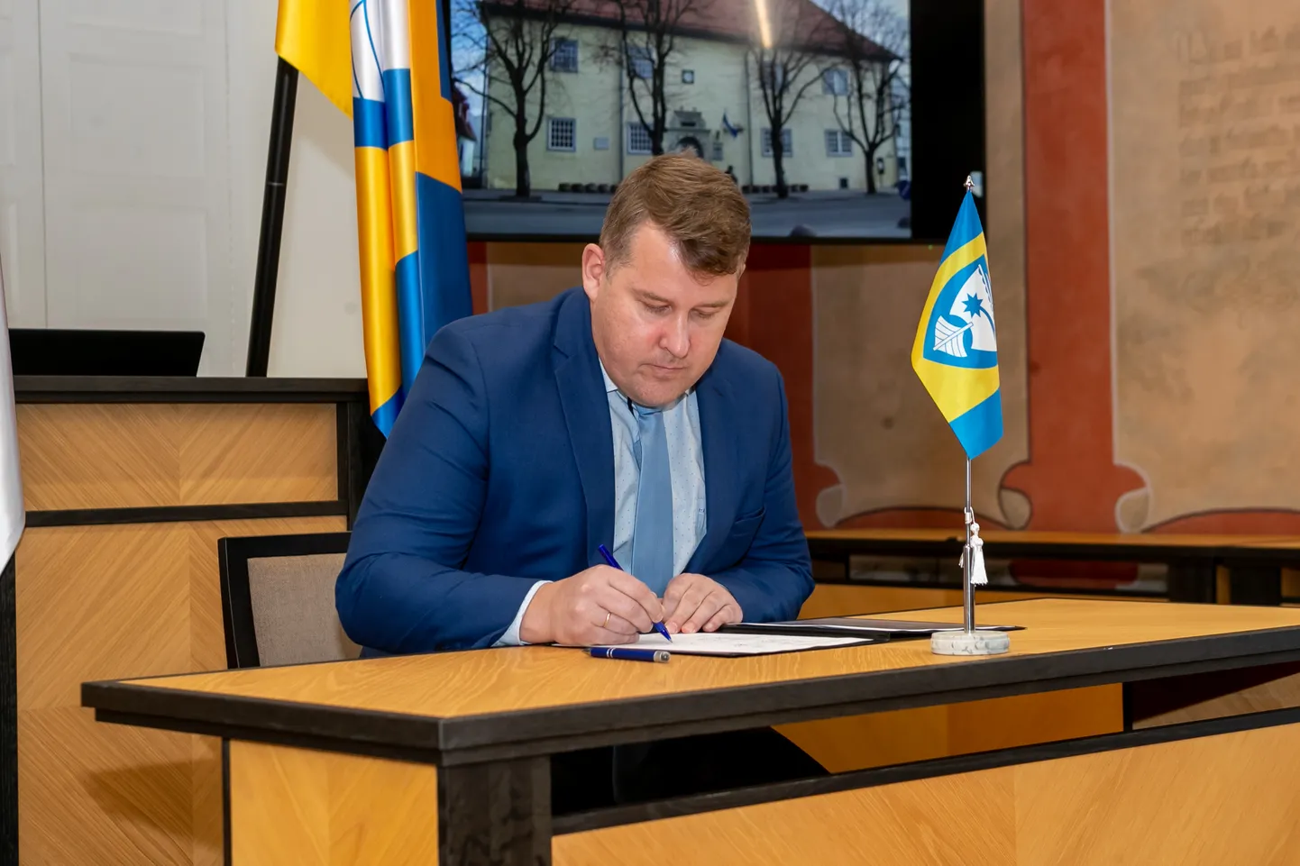 ABIVALLAVANEMANA saab Koit enda sõnul vahest rohkem ära teha kui volikogus.