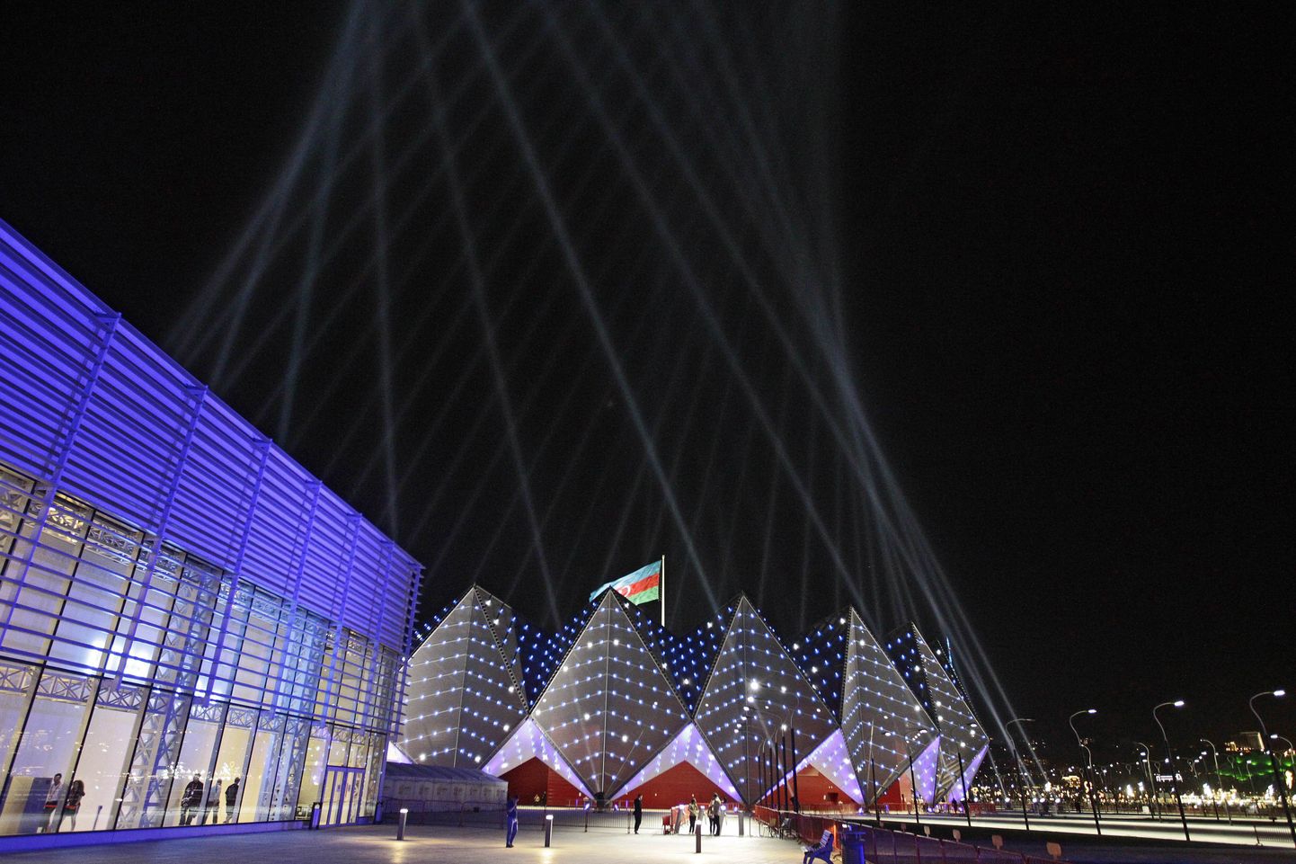 Aserbaidžaani pealinnas Bakuus asuv Kristallsaal säras Eurovisiooni ajal tuledeehtes.