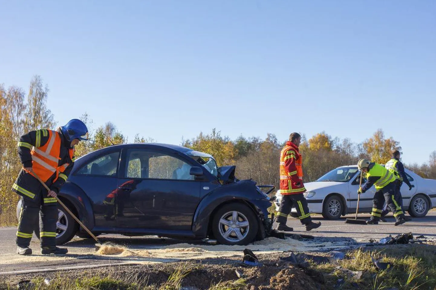 Liiklusõnnetuste korral ristub sageli politseinike ja päästjate töö. Nüüd on mõlema ameti pidajatel järgmisel aastal ees oodata palgatõusu.