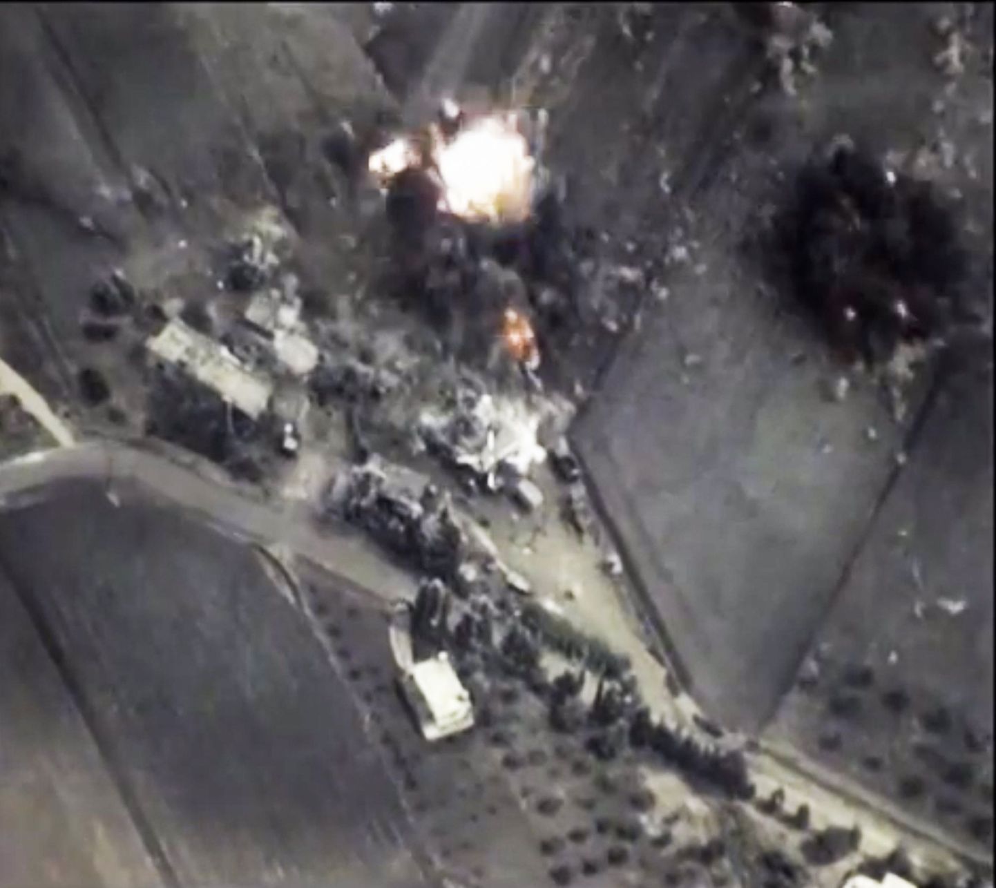 Россия бомбардирует Сирию.