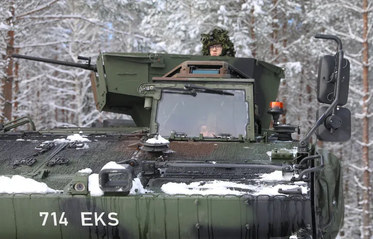 Esimesed Türgis toodetud uued soomukid on jõudnud Võrru, Kuperjanovi 2. jalaväebrigaadi käsutusse.