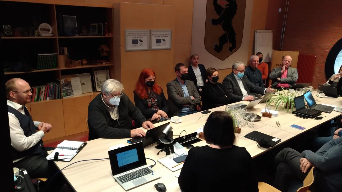 Tartu ülikooli Pärnu kolledžis ­arutati meretuuleparkide töötajate koolitus­vajaduse üle.