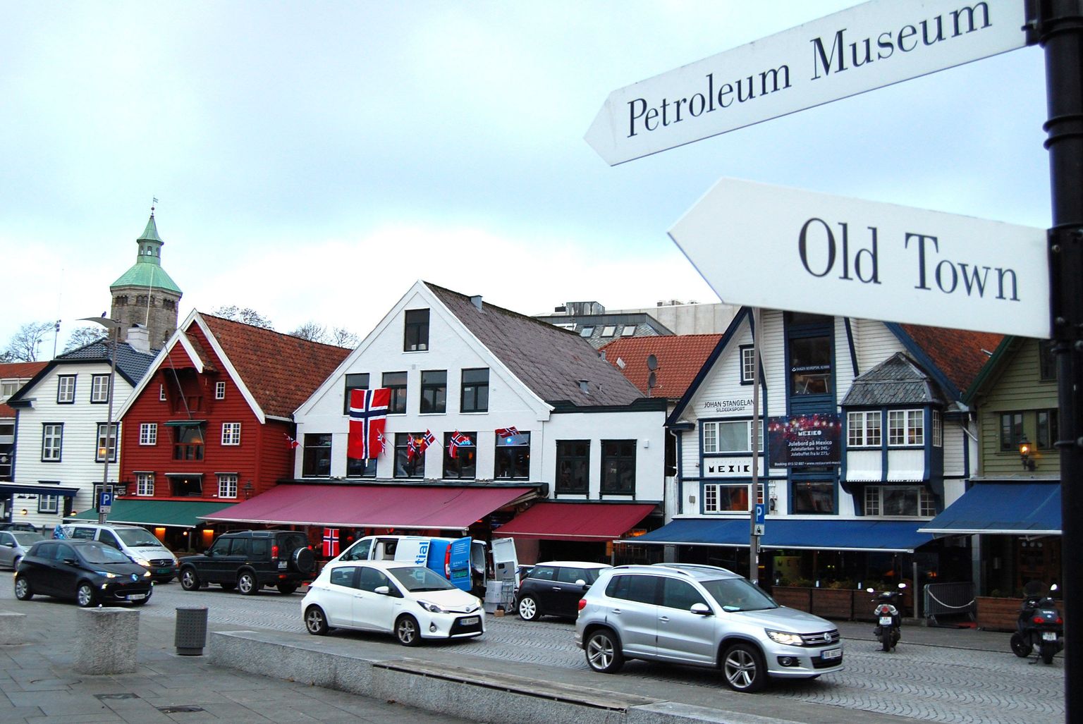 Naftamuuseum - näitab tänavasilt Stavangeri kesklinnas.