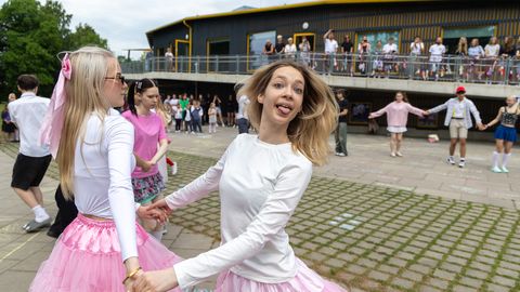 PILDID ⟩ Paides peetakse vahvalt tutipidu
