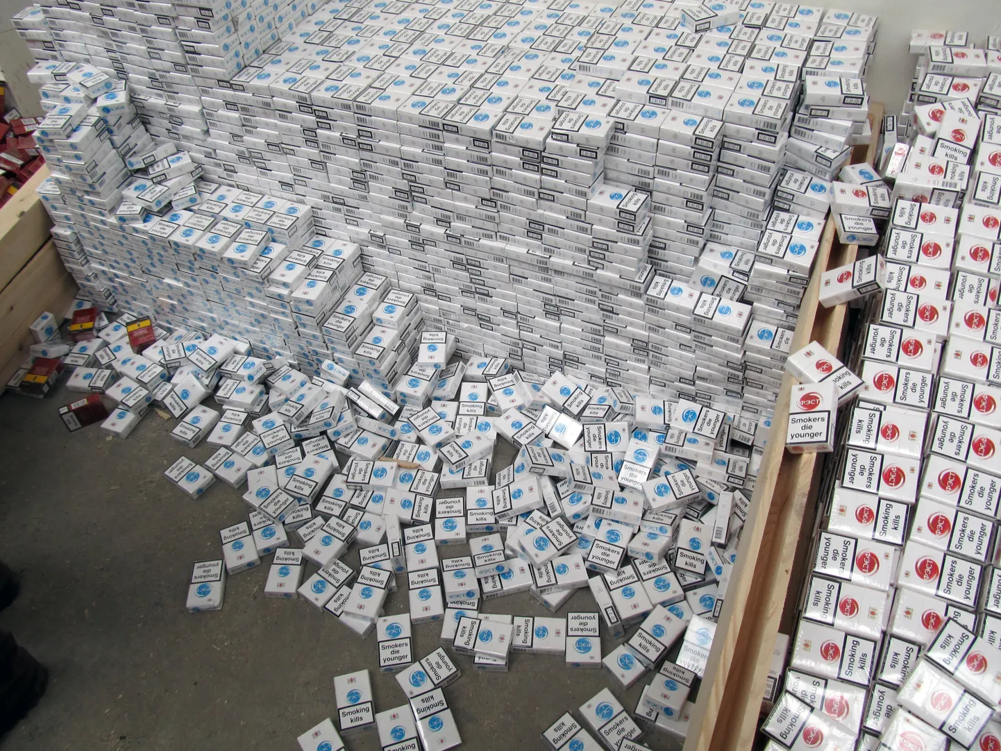 Kontrabandas cigaretes. Ilustratīvs attēls.
