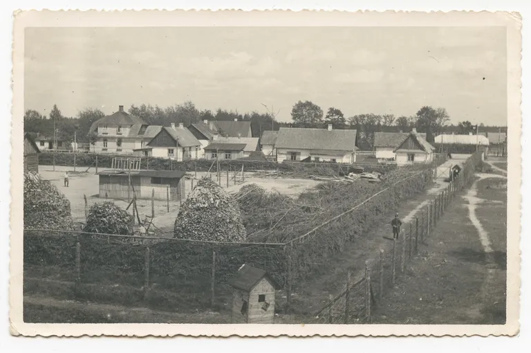1943. aasta foto natside poolt anastatud Poolas asunud Sobibori koonduslaagrist