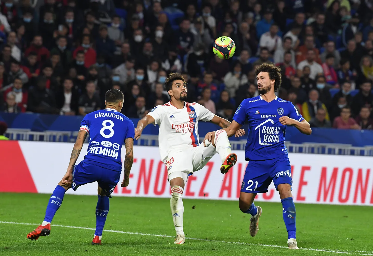 Lucas Paqueta (keskel).