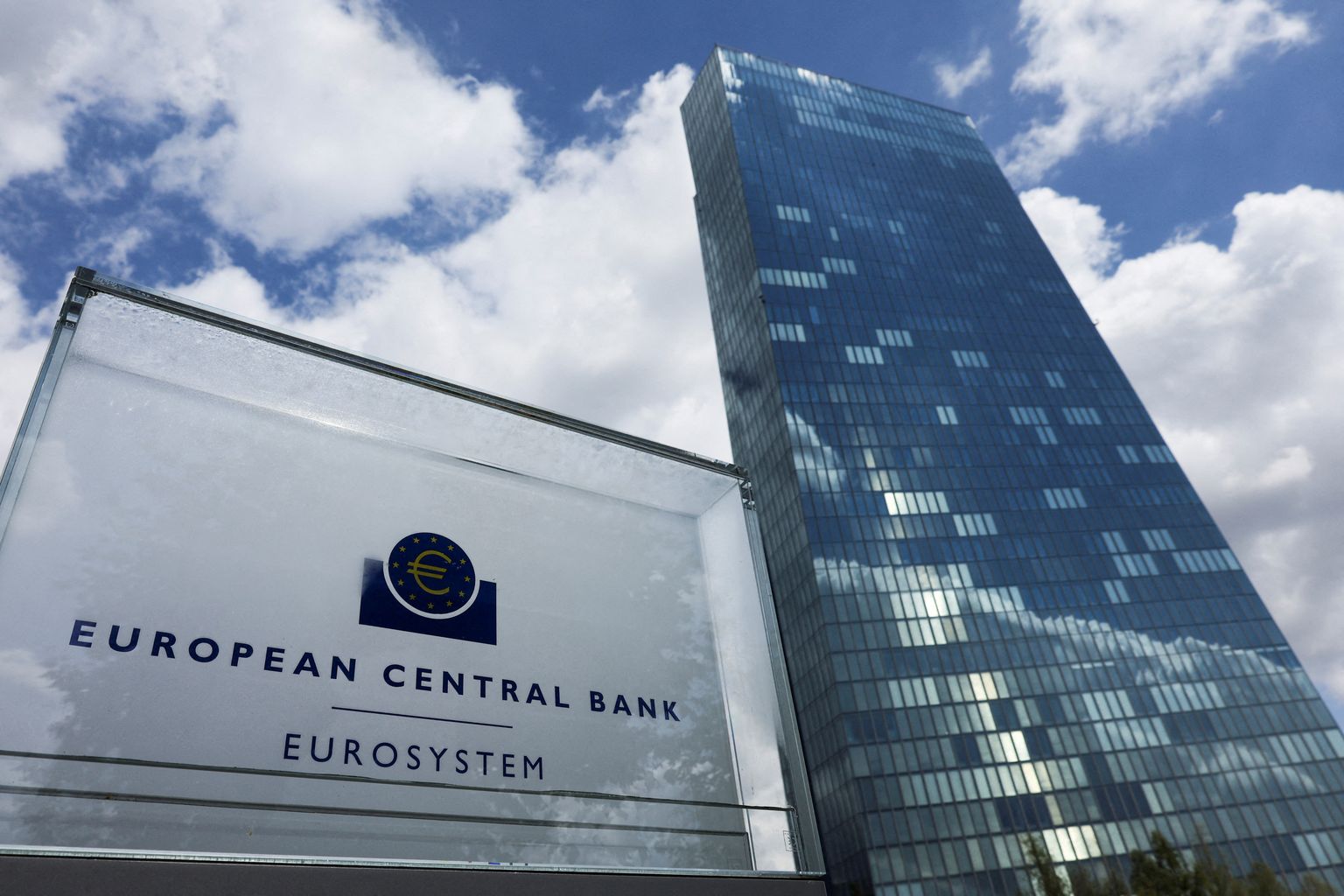 Euroopa Keskpank pole vana programmi raames ostnud kõigi maade võlakirju, vaid on läbi saanud tugevate võlakirjade raha kasutanud hädisemate riikide võlakirjade ostmiseks